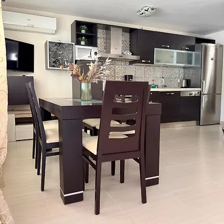 Christinas Deluxe Apartament
