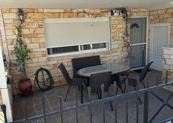 Lägenhet Christinas Deluxe Néa Péramos